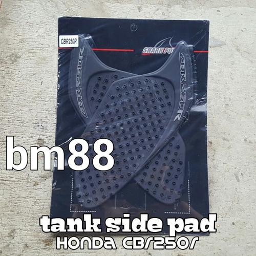 Foto Produk Tank Side Pad Honda CBR250R SHARK POWER - Rubber Karet Tankpad dari BarokahMotor88