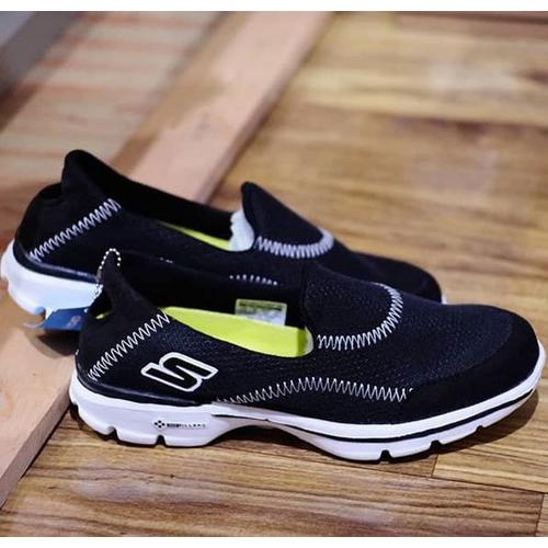 Jual Sepatu Skechers Go walk slip on 