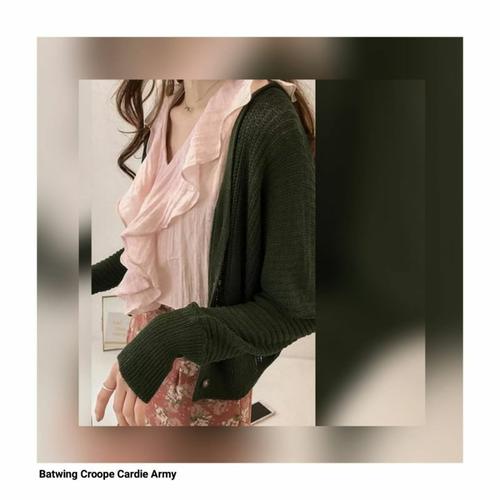 Foto Produk Batwing Crop Cardi Army dari digindinging