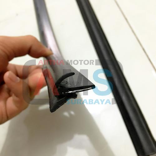 Foto Produk Karet Pelipit Kaca Karet Pintu Karet Kaca Mobil Wheater Strip Univ dari ARTHA MOTOR SURABAYA