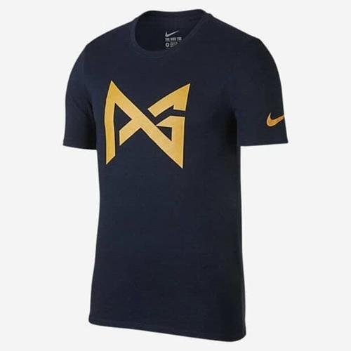 kobe bryant clothes nike