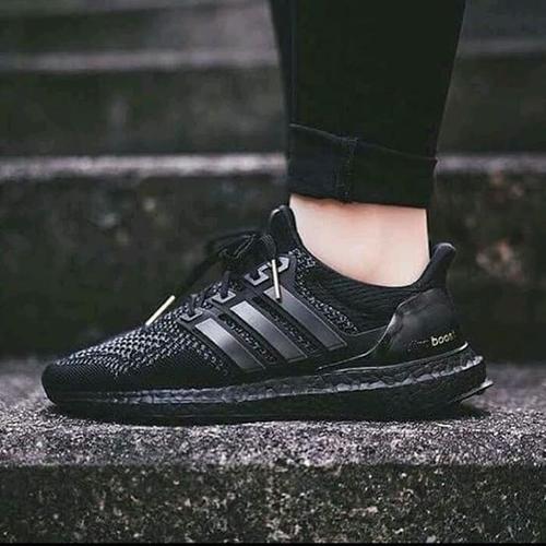 ultra boost hitam