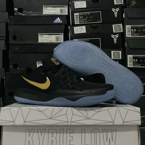 kyrie 4 low black