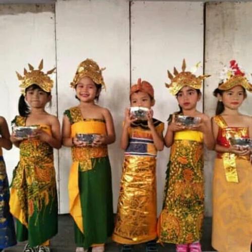 Foto Produk Baju adat bali anak perempuan + mahkota + rambut cemara dari Irwan busana