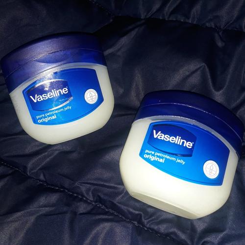 Foto Produk Vaseline petroleum jelly 250ml made in India, beli di Singapura dari Rendranaya Shop