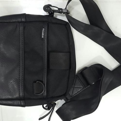 sling bag pull and bear