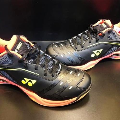 Foto Produk Sepatu Yonex SHB 65ZM Black/Bright Red dari Lee Smash Sport
