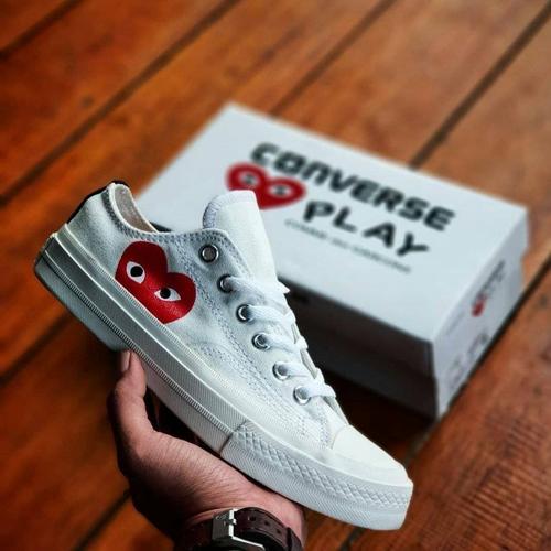 Foto Produk Sepatu Converse CDG Play White Unizex Sneakers Pria-Wanita Terbaru dari Side Sport