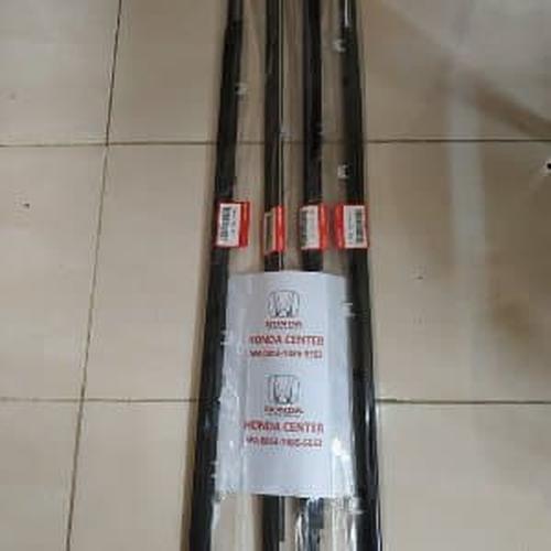 Foto Produk PELIPIT KARET KACA LUAR ACCORD CP2 2008-2011 DEPAN KIRI 72450-TA0-A01 dari HONDA CENTER