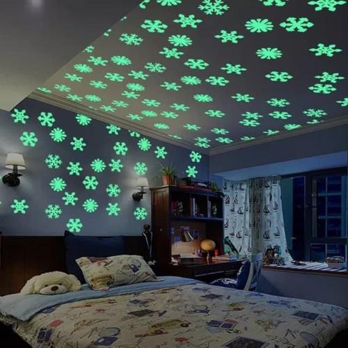 Foto Produk Fosfor Salju ukuran 3x3 cm Glow In The dark set 1 pack ( Isi 100 pcs) dari farisha shop
