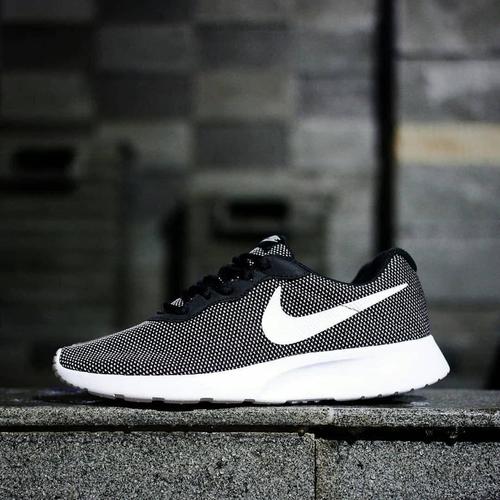 nike tanjun se negro