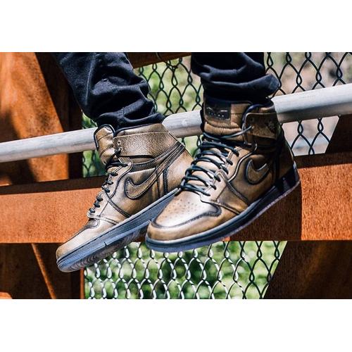 Jual NIKE AIR JORDAN 1 WINGS - Emas, 45 - Jakarta Utara - GrindShoes |  Tokopedia