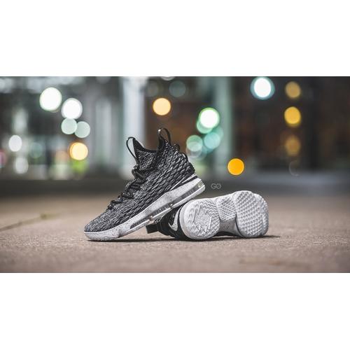 oreo lebron 15