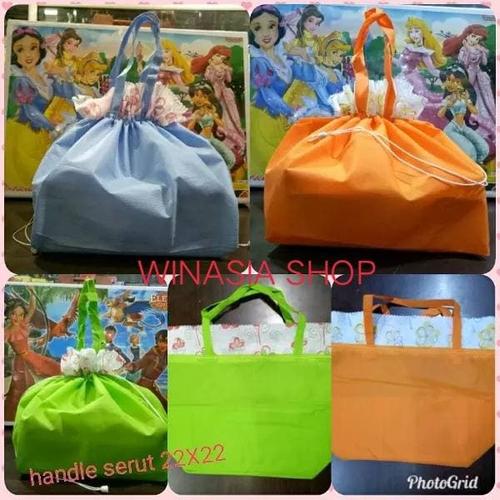 Foto Produk Goodie bag serut 22 x 22/tas berkat/tas serut dari winasia shop