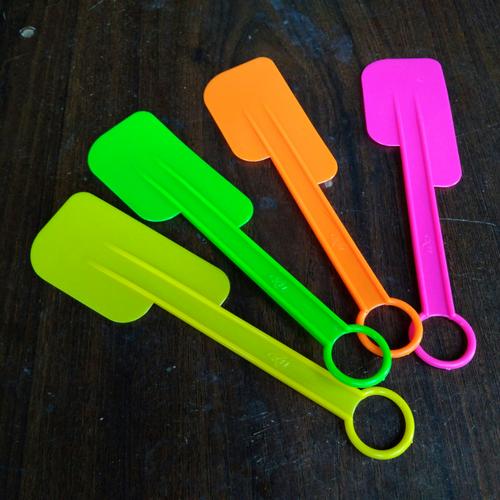 Gambar Solet plastik spatula kecil dari Idola Cetakan Kue Kota Kediri Tokopedia