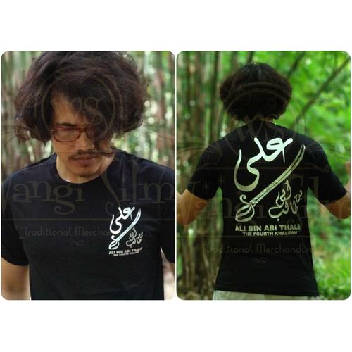 Foto Produk Kaos Tulisan Arab Ali Bin Abi Thalib, Kaos Khalifah, Kaos Sablon Foill dari wangisilmy