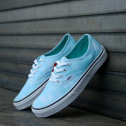 vans blue tie dye