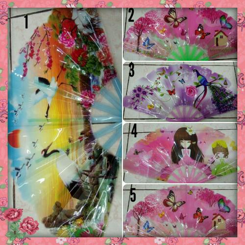 Foto Produk Kipas Plastik Import Motif Kembang Cantik dari Toserba online 99