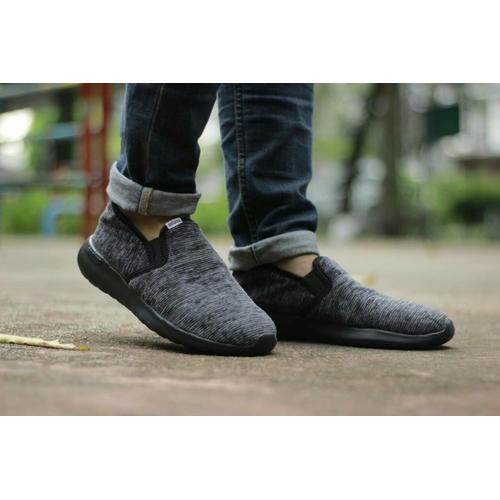 Foto Produk Sepatu Adidas Cloud Foam Slip On Size 39-44 Sepatu pria terbaru sports dari Side Sport