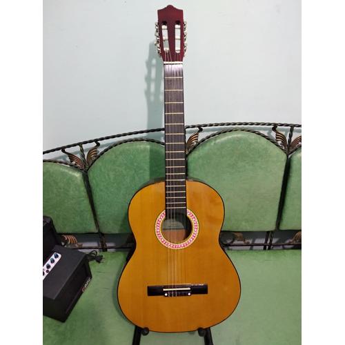 Foto Produk Gitar Classic Nylon Yamaha Warna Mustard Murah Jakarta dari Hope Music Shop
