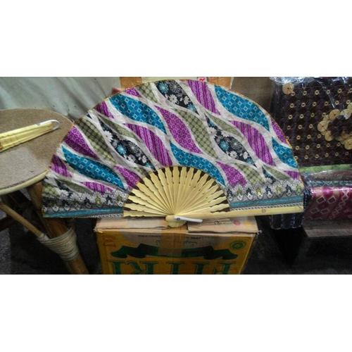 Foto Produk Kipas Tangan Motif Batik Ukuran Besar-Souvenir Jogja-Murah. dari Mega Prambanan Craft