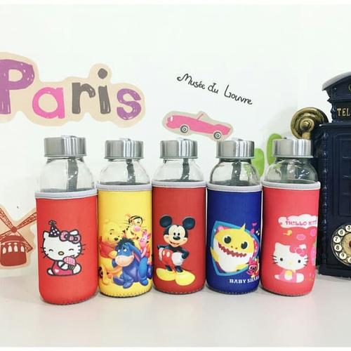Foto Produk BOTOL MINUM KACA DENGAN HANDLE SARUNG KARAKTER dari TL Globalindo