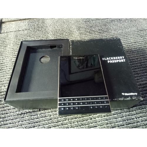 Foto Produk Blackberry Passport Fullset OK dari Tokoacoy