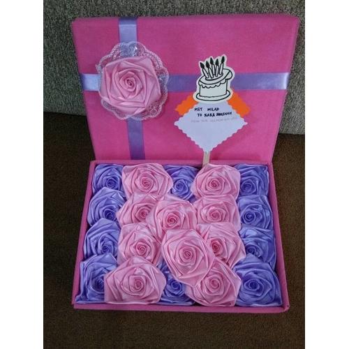 Foto Produk bunga box satin handmade hadian valentine ultah wisuda pacar dari putria-