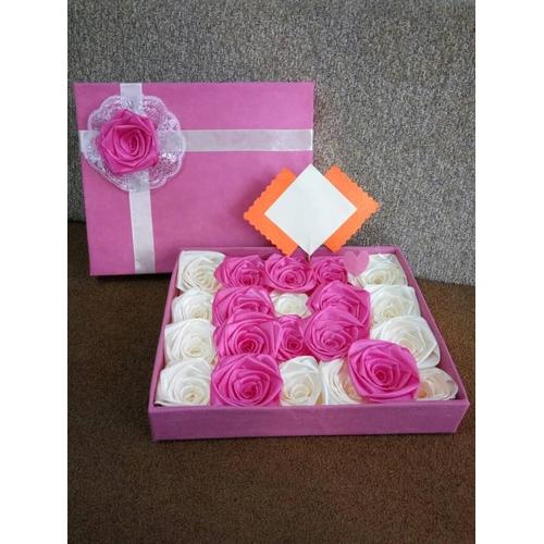 Foto Produk bunga box hadiah bunga satin valentine wisuda handmade murah dari putria-