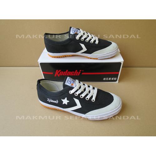 Foto Produk Sepatu Capung - Kodachi 8119 Star Cefron - Hitam Putih dari Makmur Sepatu Sandal