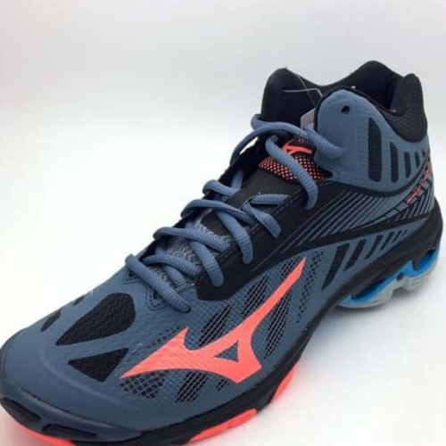 harga sepatu mizuno wave lightning z4