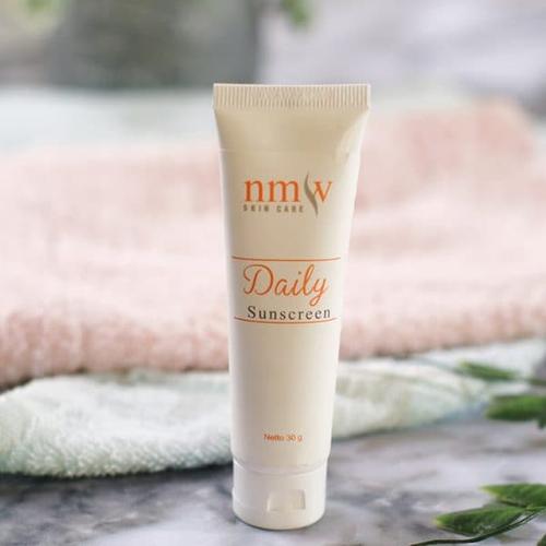 Foto Produk NMW Daily Sunscreen / P2SW 30gr dari NMW Clinic