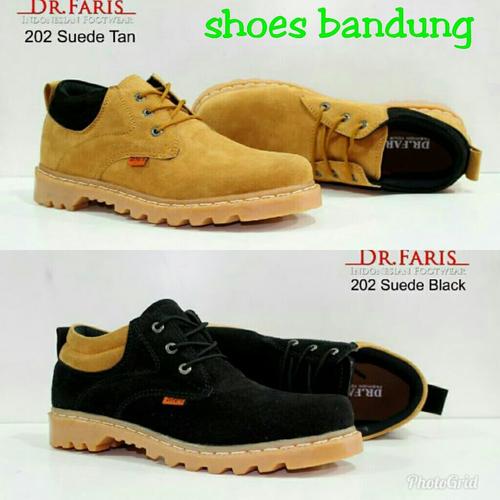 Foto Produk Sepatu Boots Mini Kulit Suede Pria Dr Faris Cat | Vans | Bally - Hitam, 39 dari TOKO KICKERS 4