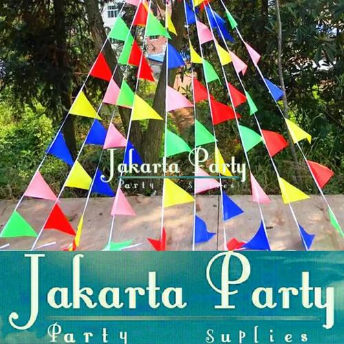 Foto Produk Bendera segitiga warna-warni / Bendera segitiga kain / Bunting flag dari Jakarta Party