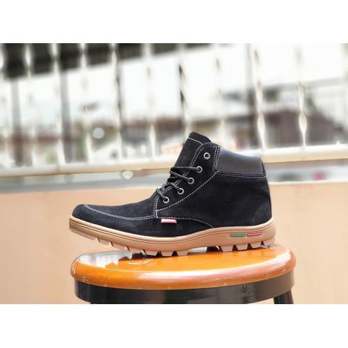 black casual boots
