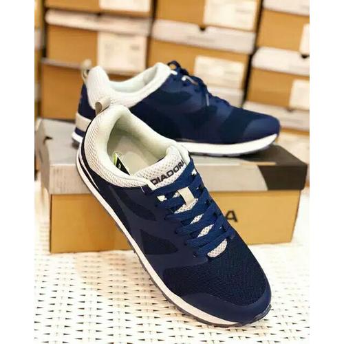 sepatu diadora original