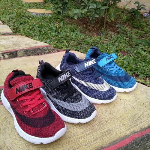 nike zoom fly flyknits