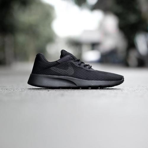nike tanjun full black original