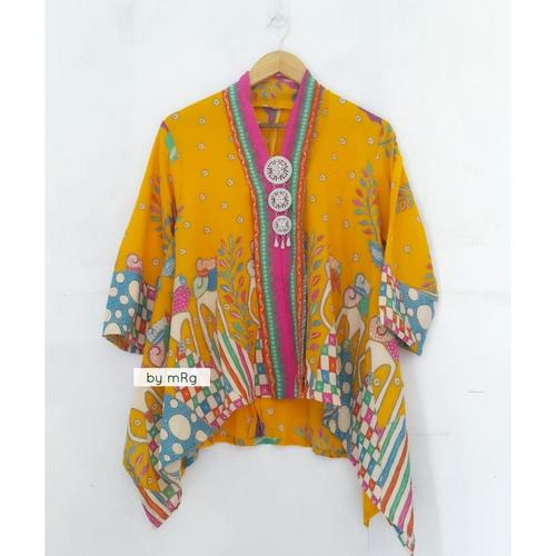 Foto Produk Blouse batik kartini wayang kuning dari batiek latulip solo