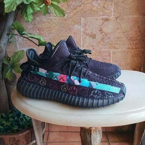 yeezy boost 350 kaws
