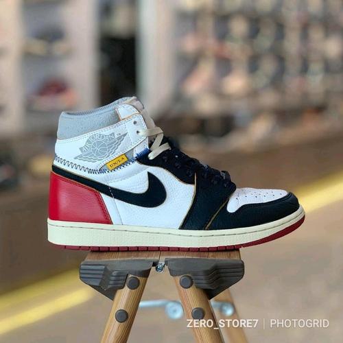 Sepatu Nike Air Jordan 1 Retro High 