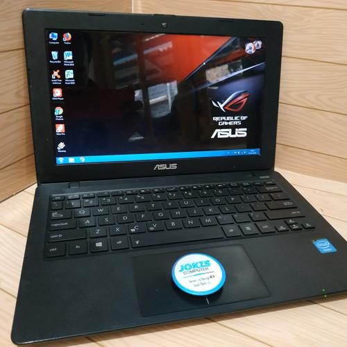 ノートPC ASUS X200CA タッチパネル Windows10