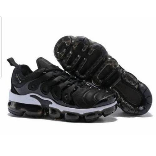 Jual NIKE VAPORMAX PLUS BLACK WHITE 