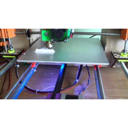 Foto Produk Alumunium Bed For Reprap 3D Printers dari Pakuan Strike