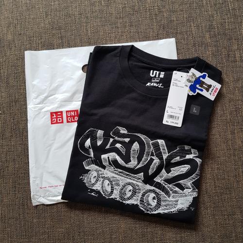 KAWS X Uniqlo SS19 Wordmark Tee Size 