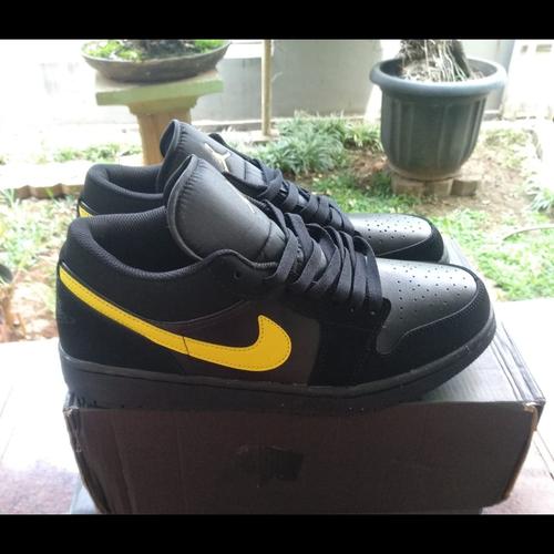 Jual Sepatu Sneakers 🔥 Air Jordan 1 LOW 