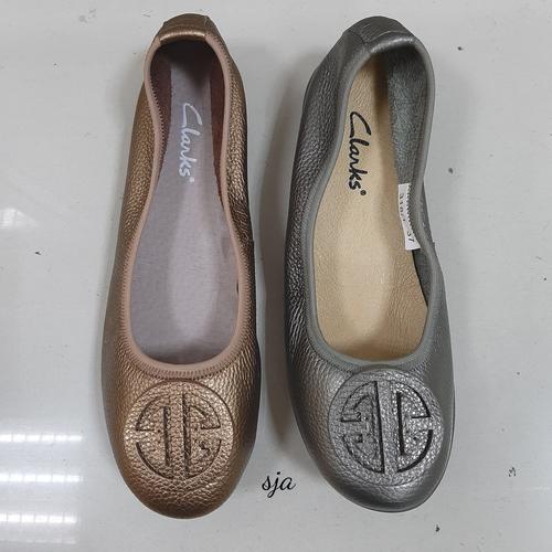 clarks silver flats