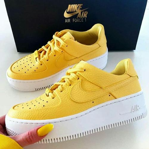 nike yellow af1