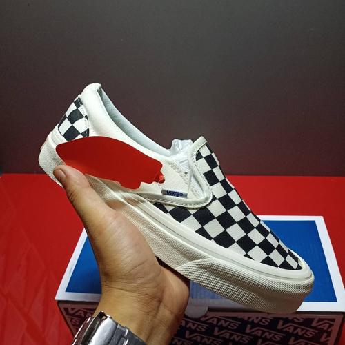 vans store bsd