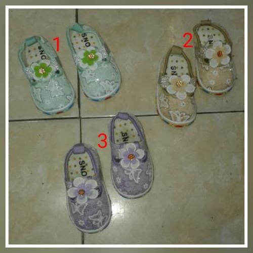 Foto Produk SEPATU BUNYI ANAK WANITA TERBARU dari mulyadistore34